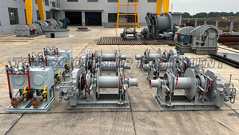 Połączona wciągarki Windlass i Cumining
